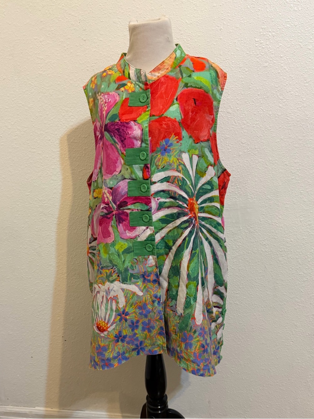 Sleeveless Floral Midi Dress in Green and Multicolor 2X Claire Desjardins
